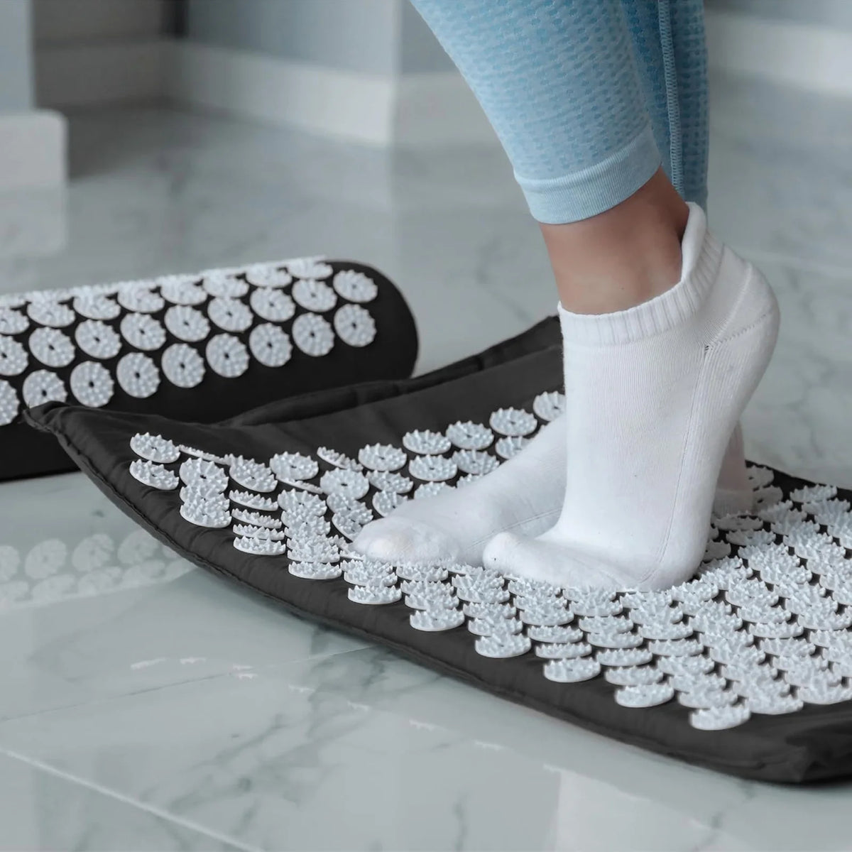 Exclusive Acupuncture Massage Mat Household Yoga Acupressure Mat for Women Men Body Pain Relief