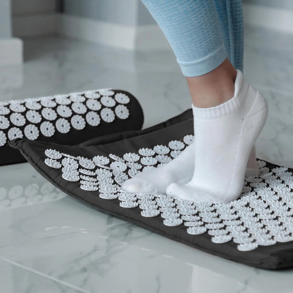 Exclusive Acupuncture Massage Mat Household Yoga Acupressure Mat for Women Men Body Pain Relief